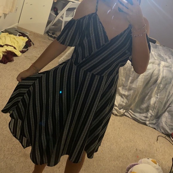 Xhilaration Black And White Off Shoulder Dress Size M USED - Picture 3 of 5